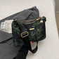 Lichtgewicht Waterdichte Nylon Crossbodytas met Bladprint